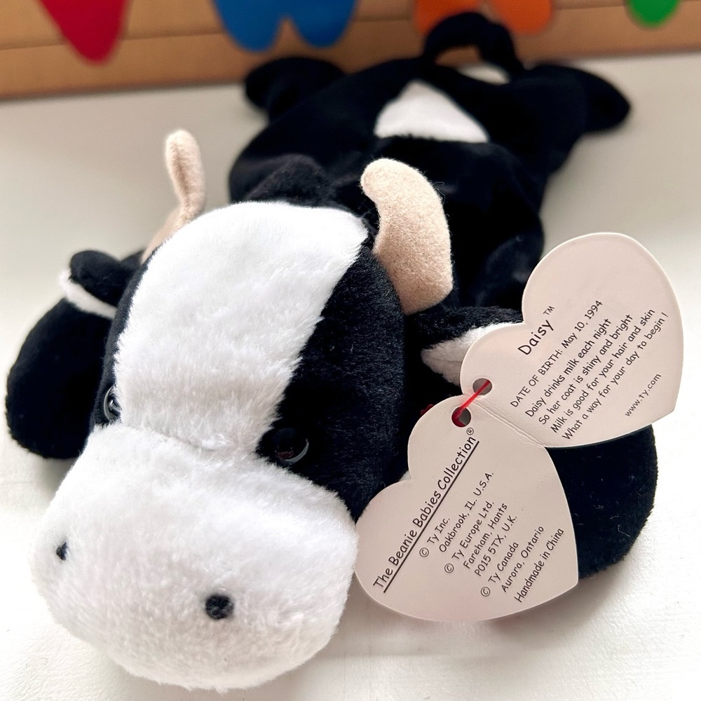 NWT Daisy 🐮 the Cow Ty Beanie Baby 1994